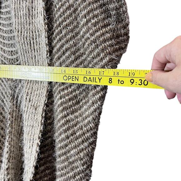 Women’s Knit Vest Open Front Cardigan 100% arcylic fuzzy tan and brown one size - Picture 4 of 11